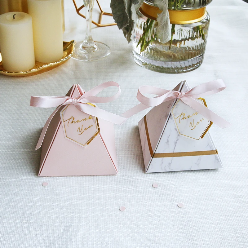 100pcs lot Custom Pyramid Design Paper Anniversary Birthday Party Favor holders Wedding Chocolate box Candy boxes for guests
100pcs lot Custom Pyramid Design Paper Anniversary Birthday Party Favor holders Wedding Chocolate box Candy boxes for guests