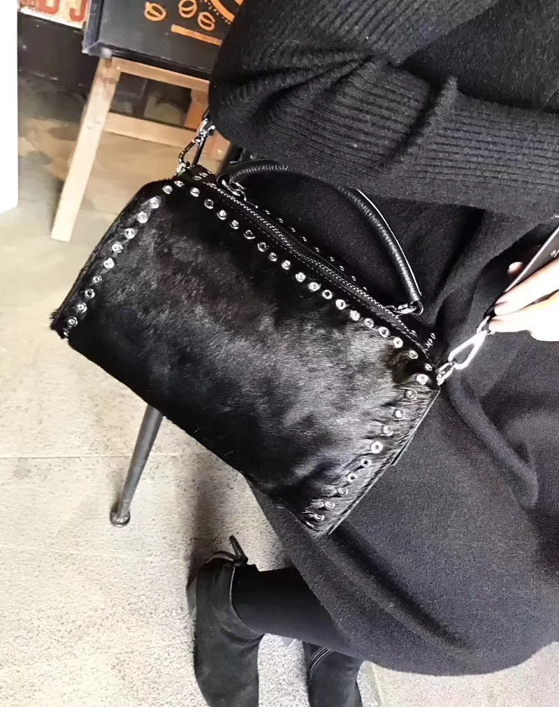 2020 New Arrival Real Fur Bags Made By Horse Fur Women Luxury Bags Real Fur Handbag Black Fur Bags
2020 New Arrival Real Fur Bags Made By Horse Fur Women Luxury Bags Real Fur Handbag Black Fur Bags
