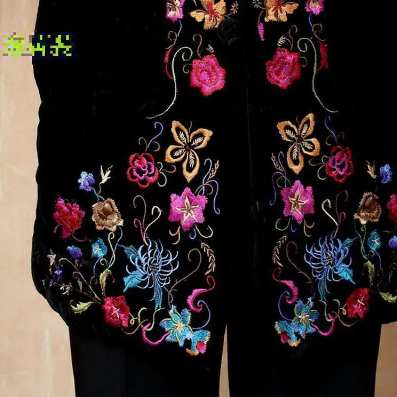 Winter New Warm Velvet Long Sleeve Coat Embroidery Flower Mother Clothes Lady Thick Mandarin Collar Jacket Plus Size 3XL 4XL 5XL
Winter New Warm Velvet Long Sleeve Coat Embroidery Flower Mother Clothes Lady Thick Mandarin Collar Jacket Plus Size 3XL 4XL 5XL
