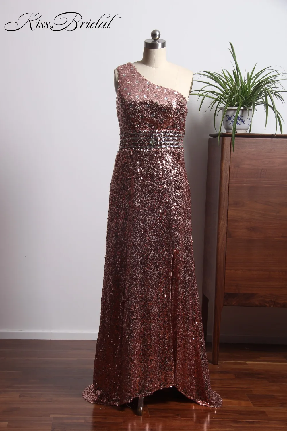 Newest One Shoulder Sequins Prom Dresses Long 2018 Beaded Belt Formal Evening Gowns vestido de formatura longo
Newest One Shoulder Sequins Prom Dresses Long 2018 Beaded Belt Formal Evening Gowns vestido de formatura longo
