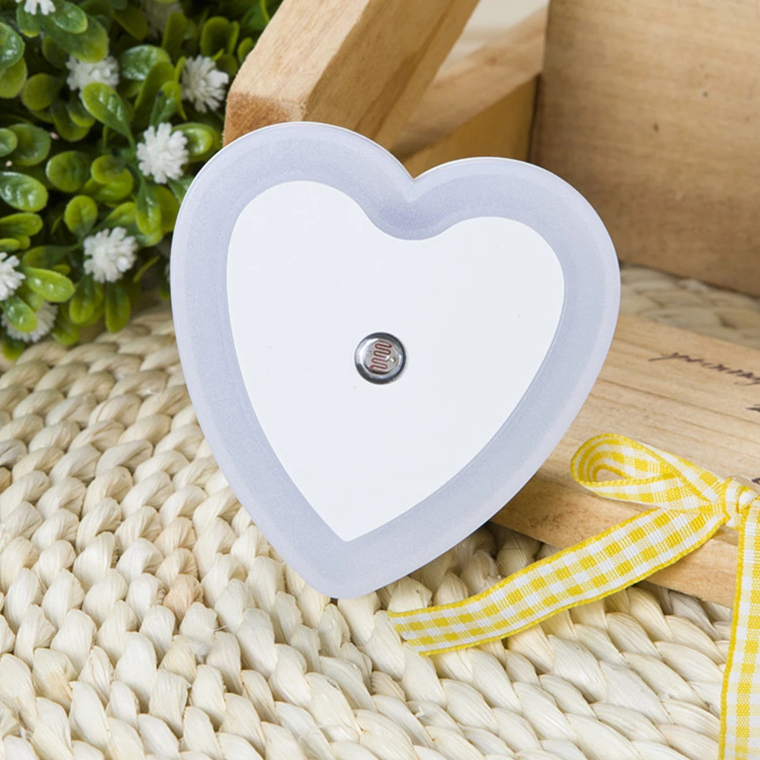 Heart Shape Auto LED Light Induction Sensor Control Bedroom Night Lights Bed Lamp 110-220V EU Plug 4 Colors
Heart Shape Auto LED Light Induction Sensor Control Bedroom Night Lights Bed Lamp 110-220V EU Plug 4 Colors