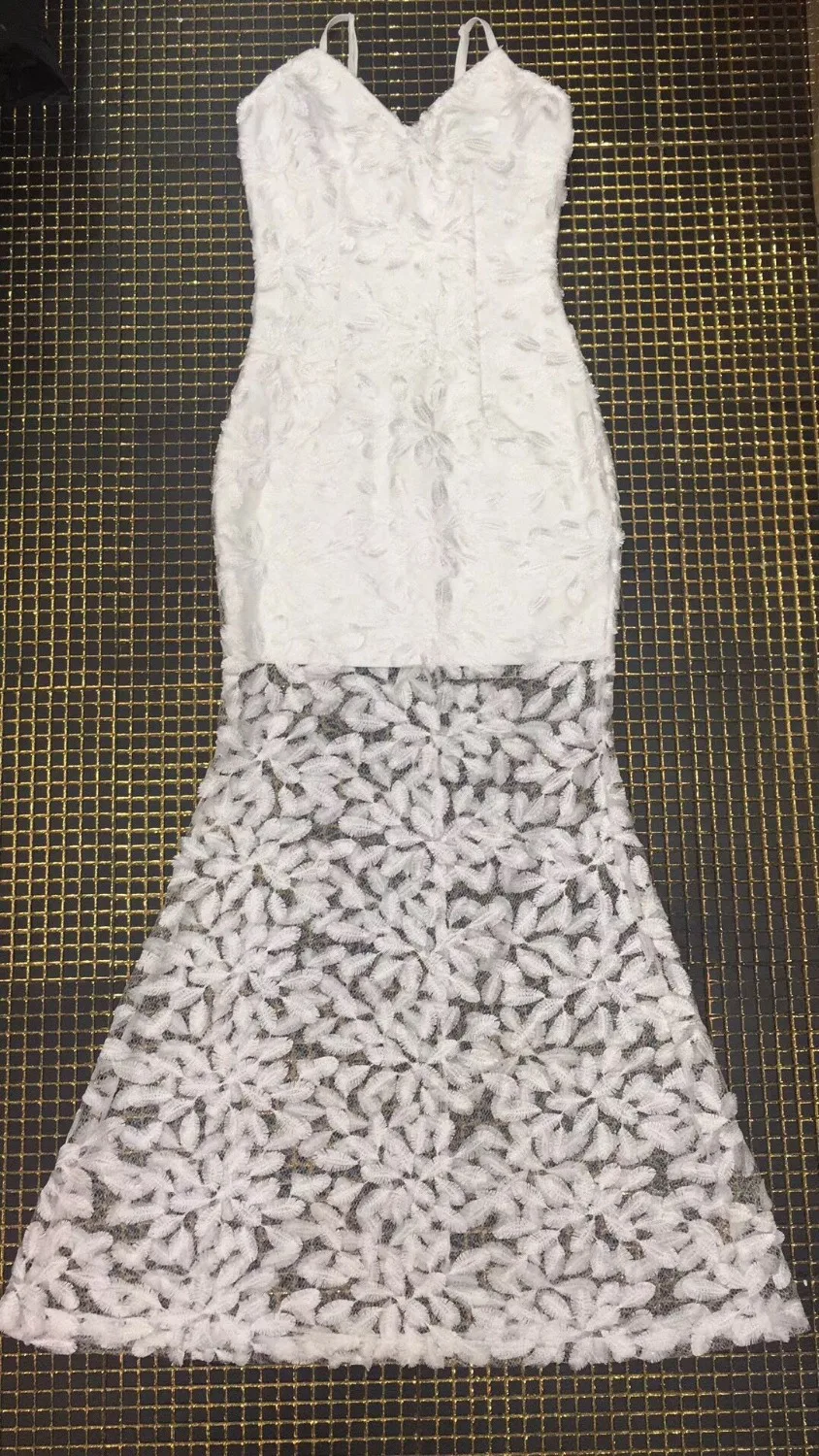 2018 white Lace Women long dress V-Neck Spaghetti Strap Elegant Floor-Length Celebrity evening party Bandage bodycon dresses
2018 white Lace Women long dress V-Neck Spaghetti Strap Elegant Floor-Length Celebrity evening party Bandage bodycon dresses