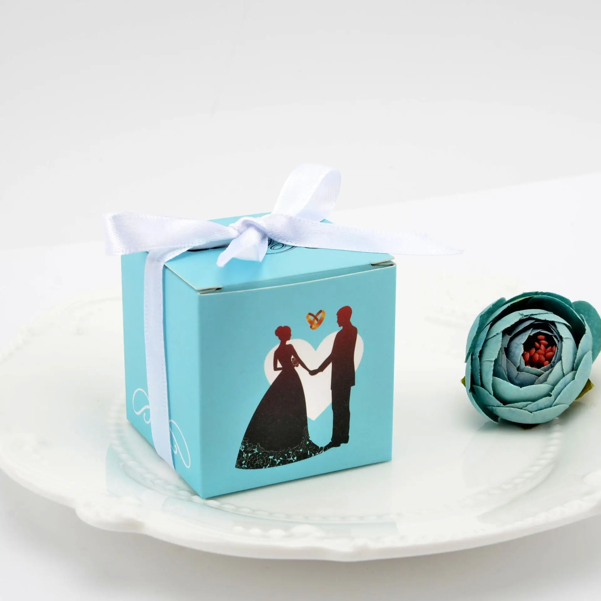 100pcs Bride & Groom Patterngift Box Wedding Favors And Gifts Candy Box Wedding Gifts For Guests Wedding Decoration Sac Cadeaux
100pcs Bride & Groom Patterngift Box Wedding Favors And Gifts Candy Box Wedding Gifts For Guests Wedding Decoration Sac Cadeaux