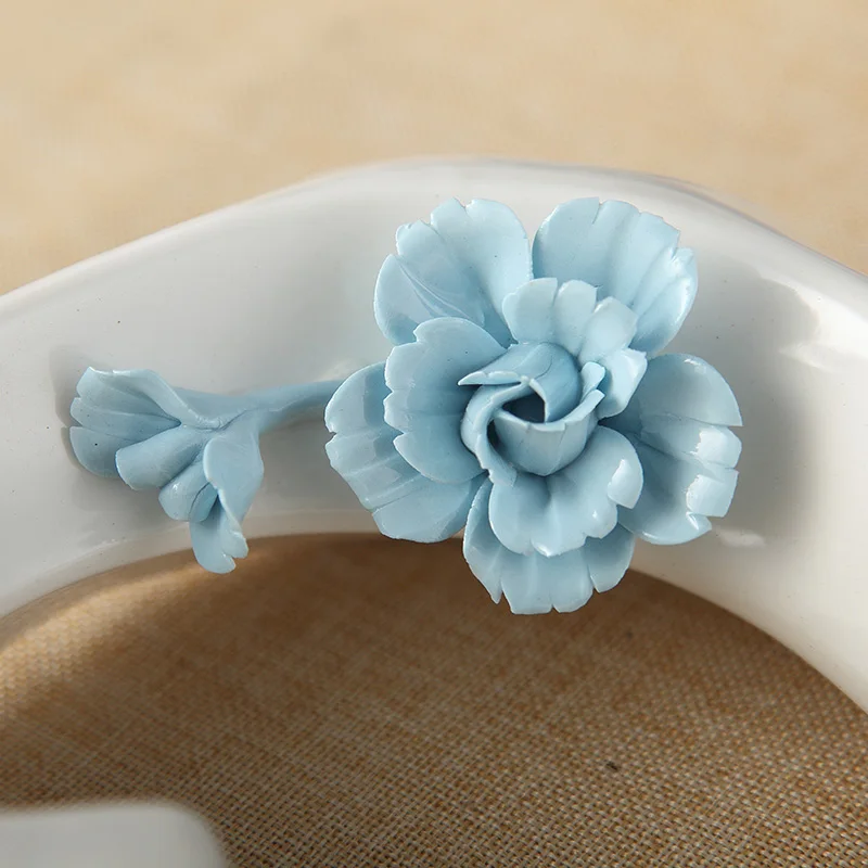 Modern ceramic creative apple home decor crafts room decoration ornament porcelain figurines christmas articles decorations
Modern ceramic creative apple home decor crafts room decoration ornament porcelain figurines christmas articles decorations