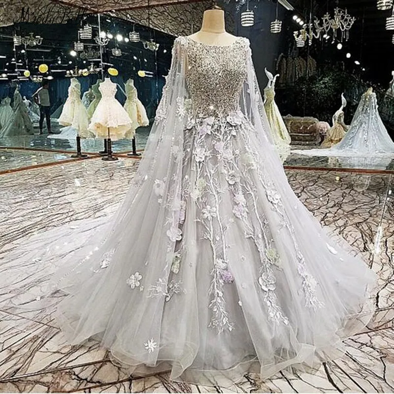 modabelle Luxury Gray Evening Dress With Long Cape Vestido Longo Festa 3D Floral Flowers Evening Dress Kleider Damen Abendkleid
modabelle Luxury Gray Evening Dress With Long Cape Vestido Longo Festa 3D Floral Flowers Evening Dress Kleider Damen Abendkleid