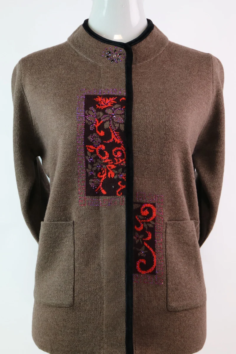2020 Old people, autumn winter clothes, 60-70 year old grandmother, mother, clothes, wool, wedding sweater, high coat.
2020 Old people, autumn winter clothes, 60-70 year old grandmother, mother, clothes, wool, wedding sweater, high coat.