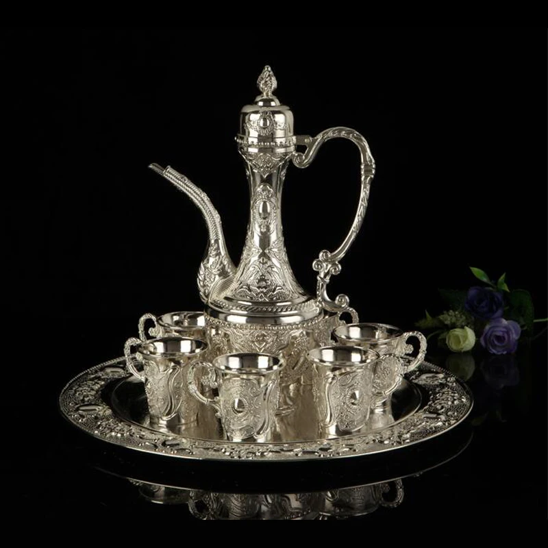 European Engraved Shiny Silver Plating Zinc Alloy Liquor Pot With 6 Pieces Cups And Round Tray Set
European Engraved Shiny Silver Plating Zinc Alloy Liquor Pot With 6 Pieces Cups And Round Tray Set