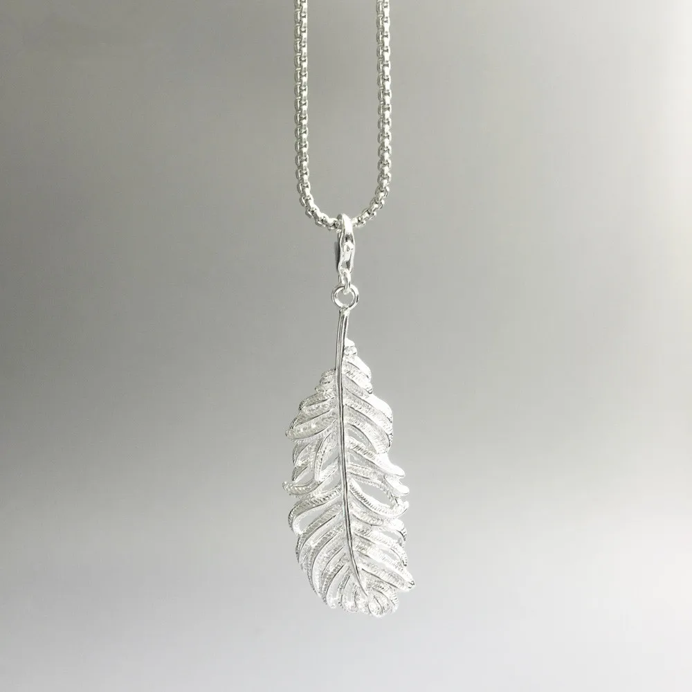 Silver Big Feather Pendant with Lobster Clasp, 2018 Fashion Chain Necklace Accessories Pendant Jewelry Bijoux Gift for Women Men
Silver Big Feather Pendant with Lobster Clasp, 2018 Fashion Chain Necklace Accessories Pendant Jewelry Bijoux Gift for Women Men