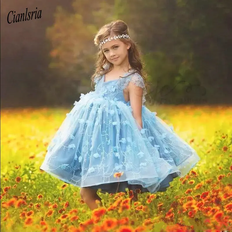 Sexy Knee Length Princess Dress With Lace Appliques Beading V-Neck Customized Flower Girl Dress For Special Occasion Vestidos
Sexy Knee Length Princess Dress With Lace Appliques Beading V-Neck Customized Flower Girl Dress For Special Occasion Vestidos