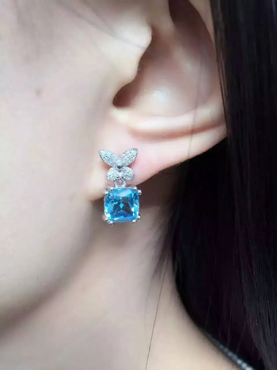 natural topaz stone earrings 925 silver Natural blue gemstone earring women personality Butterfly shape Earrings for party
natural topaz stone earrings 925 silver Natural blue gemstone earring women personality Butterfly shape Earrings for party
