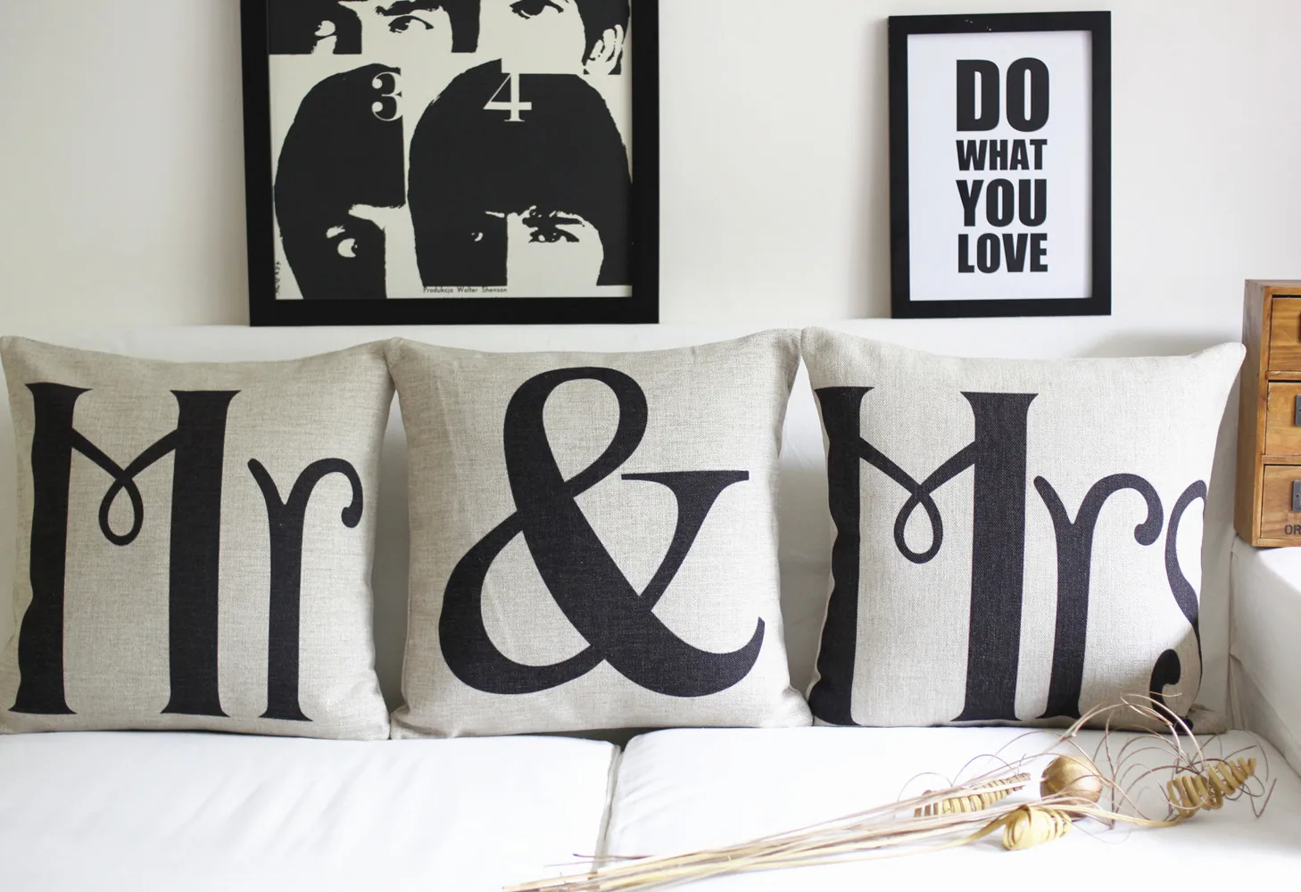 #689 Free Shipping Mr & Mrs lovers vintage fluid cushion sofa cushion no filling cute room home printed car bed Dec wholesale
#689 Free Shipping Mr & Mrs lovers vintage fluid cushion sofa cushion no filling cute room home printed car bed Dec wholesale
