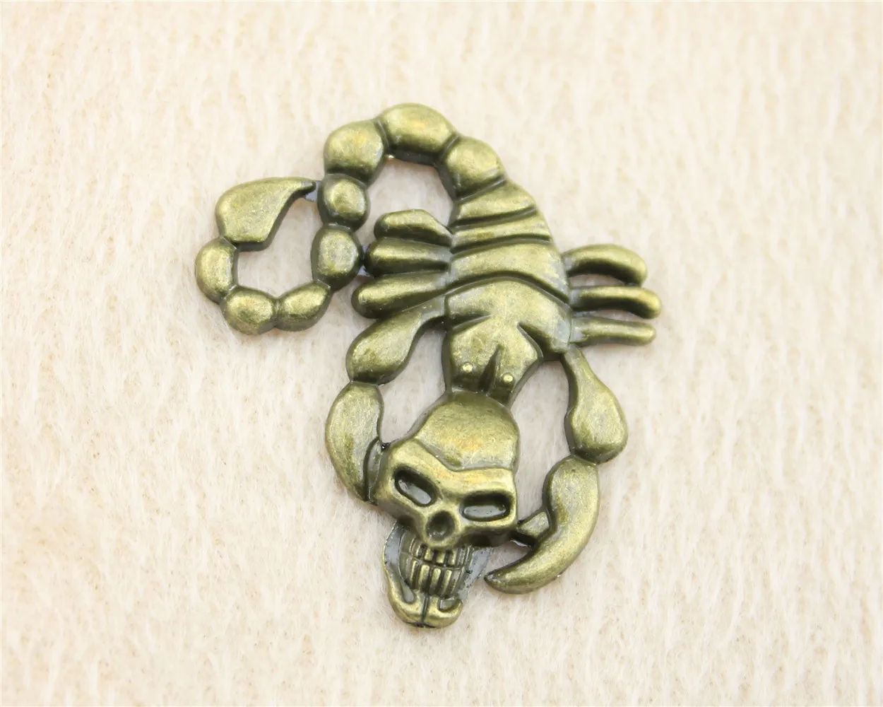 20pcs/lot 37*33mm ancient bronze Scorpion Skull charm Pendants DIY jewelry for bracelet necklace earring
20pcs/lot 37*33mm ancient bronze Scorpion Skull charm Pendants DIY jewelry for bracelet necklace earring