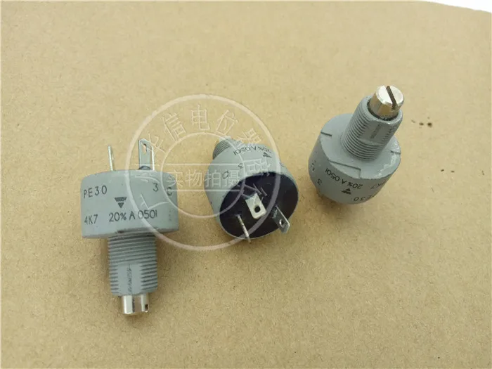 Original new 100% potentiometer 4.7K PE30P 4K7 short handle with black bottom (SWITCH)
Original new 100% potentiometer 4.7K PE30P 4K7 short handle with black bottom (SWITCH)