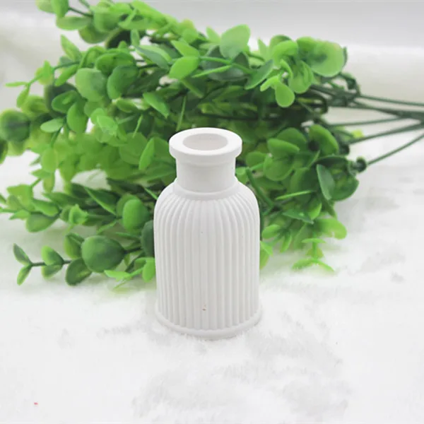 3d stereo vase creative car fragrance perfume gypsum mold solid aromatherapy wax clay cement mould car pendant silicone molds
3d stereo vase creative car fragrance perfume gypsum mold solid aromatherapy wax clay cement mould car pendant silicone molds
