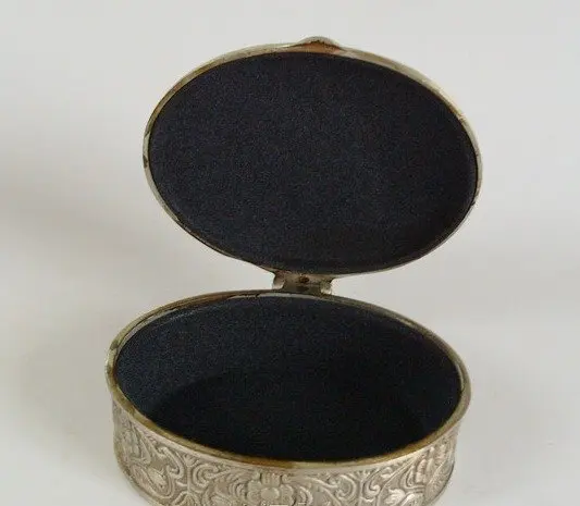 Rare Old Qing Dynasty(1782-1844) silver Jewelry box, wonderful carving, #29,Free shipping
Rare Old Qing Dynasty(1782-1844) silver Jewelry box, wonderful carving, #29,Free shipping