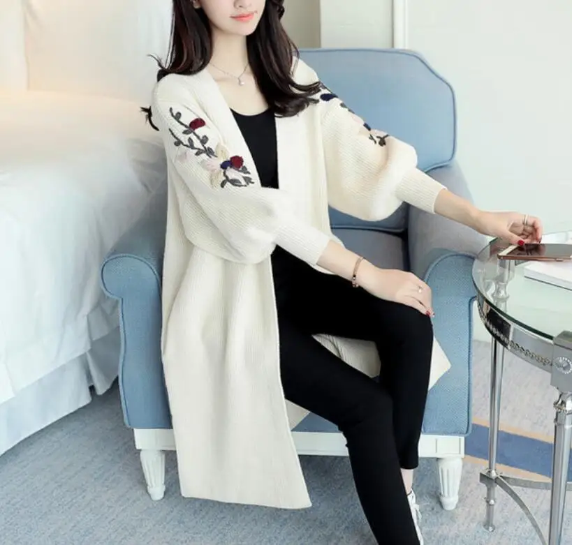 Новинка осени 2018, свободная куртка, женский длинный вязаный свитер, кардиган с вышивкой, корейское пальто с рукавами-фонариками
Новинка осени 2018, свободная куртка, женский длинный вязаный свитер, кардиган с вышивкой, корейское пальто с рукавами-фонариками