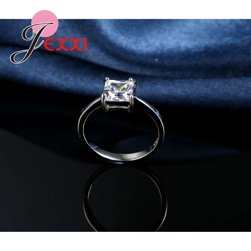 Simple Classic Elegant 925 Stamped Sterling Silver Four Claws CZ Ring for Women Wedding Engagement Finger Rings Jewelry
Simple Classic Elegant 925 Stamped Sterling Silver Four Claws CZ Ring for Women Wedding Engagement Finger Rings Jewelry