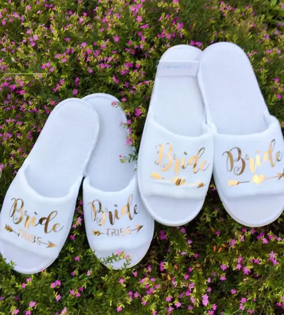 personalized foil gold Bride slippers bride-tribe bridesmaid maid-of-honour bridal-party spa day hen night wedding party favors
personalized foil gold Bride slippers bride-tribe bridesmaid maid-of-honour bridal-party spa day hen night wedding party favors