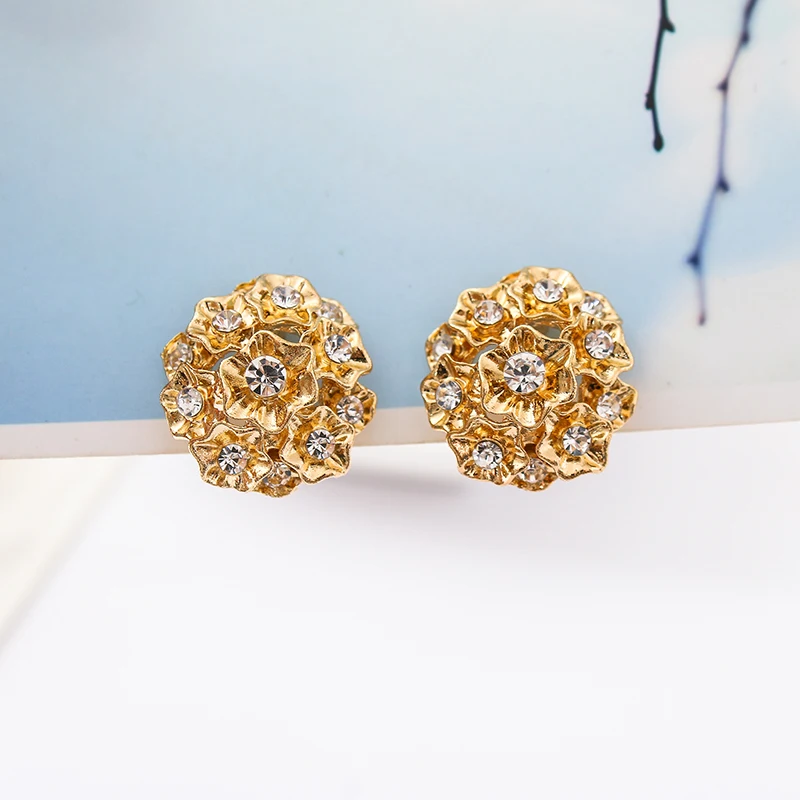 COENIEN 2018 new luxury rose earrings with earrings plated with rose gold earrings and jewelry to a lover's gift clip earrings
COENIEN 2018 new luxury rose earrings with earrings plated with rose gold earrings and jewelry to a lover's gift clip earrings