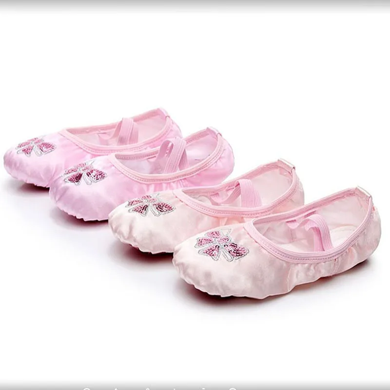 Children's dancing shoes women's ballet dance shoes adult Korean embroidered sequins Satin yoga shoes girls'dancing shoes JQ-307
Children's dancing shoes women's ballet dance shoes adult Korean embroidered sequins Satin yoga shoes girls'dancing shoes JQ-307