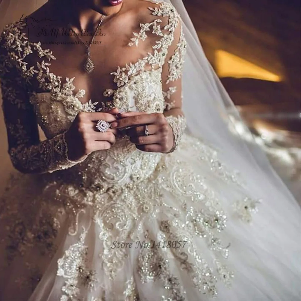 В свадебном платье