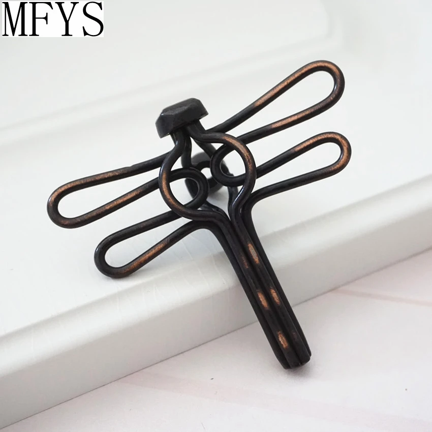 Hollow Dragonfly Shape Vintage Furniture Handles Unique Black Cabinet Door Knob Antique Dresser Wardrobe Pulls Kitchen Accessory
Hollow Dragonfly Shape Vintage Furniture Handles Unique Black Cabinet Door Knob Antique Dresser Wardrobe Pulls Kitchen Accessory