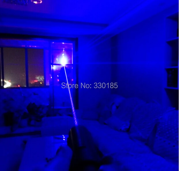 AAA High power 450nm 50000m 50W Hunting Blue laser pointer Flashlight LAZER burning match/dry wood/black/burn cigarettes+5 cap
AAA High power 450nm 50000m 50W Hunting Blue laser pointer Flashlight LAZER burning match/dry wood/black/burn cigarettes+5 cap