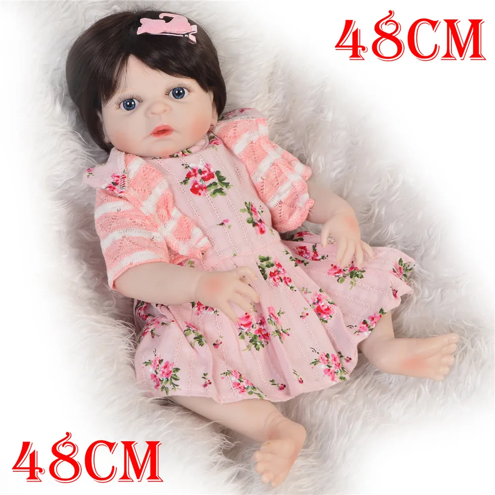body Silicone Reborn Doll 48cm bebe mini Reborn Baby girl Lifelike short hair Babies Boneca children gift Newborn Doll bath toy
body Silicone Reborn Doll 48cm bebe mini Reborn Baby girl Lifelike short hair Babies Boneca children gift Newborn Doll bath toy