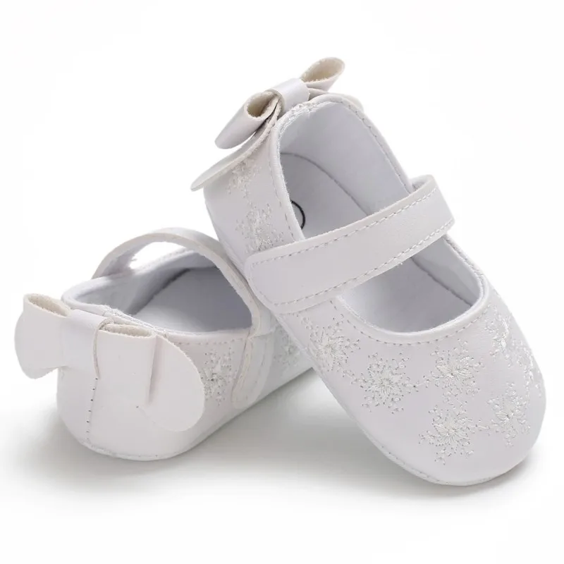2018 Spring autumn Baby Girl cute bow embroider flowers First Walkers Non-slip Soft Bottom Baby Princess Shoes
2018 Spring autumn Baby Girl cute bow embroider flowers First Walkers Non-slip Soft Bottom Baby Princess Shoes