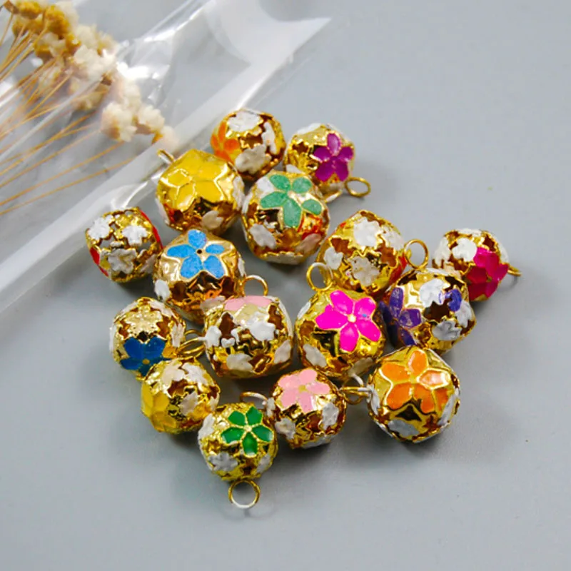 20pcs Plating iron DIY Craft Color Bell Christmas Tree Decor Jingle Bells Ball Shape Pet Pendants Handmade Accessories
20pcs Plating iron DIY Craft Color Bell Christmas Tree Decor Jingle Bells Ball Shape Pet Pendants Handmade Accessories