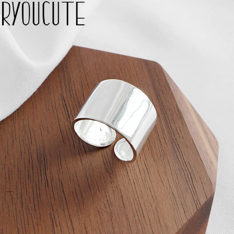 RYOUCUTE Real Pure Silver Color Jewelry Korean Simple Big Smooth Rings for Women Wedding Finger Open Ring Anillos Anelli
RYOUCUTE Real Pure Silver Color Jewelry Korean Simple Big Smooth Rings for Women Wedding Finger Open Ring Anillos Anelli