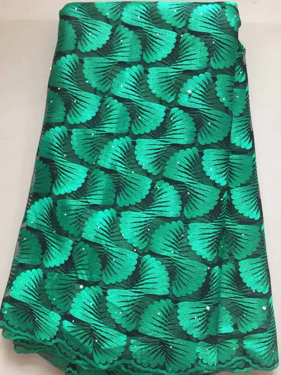 African Lace Fabric 2018 Nigerian Laces Fabrics for wedding lovely beaded French Net Lace with stones 5ayrds/piece
African Lace Fabric 2018 Nigerian Laces Fabrics for wedding lovely beaded French Net Lace with stones 5ayrds/piece