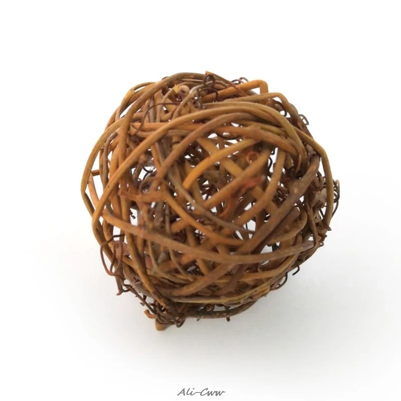 4Pcs Natural Small Animal Activity Chew Toys Rabbits Bird Parrot Play Rattan Balls
4Pcs Natural Small Animal Activity Chew Toys Rabbits Bird Parrot Play Rattan Balls