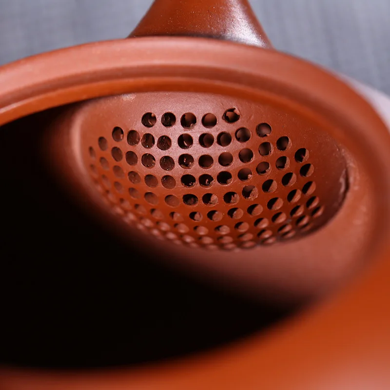 170ML Yixing Authentic Purple Clay Teapot Natural Raw Ore Zhu Mud Ball Holes Xish Pot Handmade Zisha Tea Pot Kettle Decoration
170ML Yixing Authentic Purple Clay Teapot Natural Raw Ore Zhu Mud Ball Holes Xish Pot Handmade Zisha Tea Pot Kettle Decoration