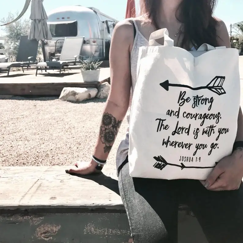 Be Strong and Courageous Canvas Bag Casual Joshua 1:9 Christian Bible Verse Inspirational Tote Bag Arrow Regious Pocket Bags
Be Strong and Courageous Canvas Bag Casual Joshua 1:9 Christian Bible Verse Inspirational Tote Bag Arrow Regious Pocket Bags