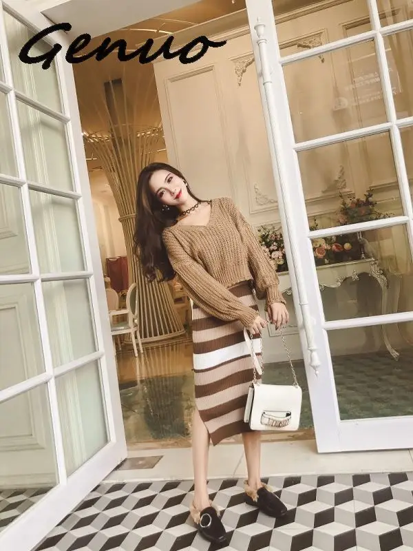2019 Autumn Winter New women Loose Long Sleeve V Collar Sweater Spinning Stripes Medium dress Knitting two piece Set Female suit
2019 Autumn Winter New women Loose Long Sleeve V Collar Sweater Spinning Stripes Medium dress Knitting two piece Set Female suit