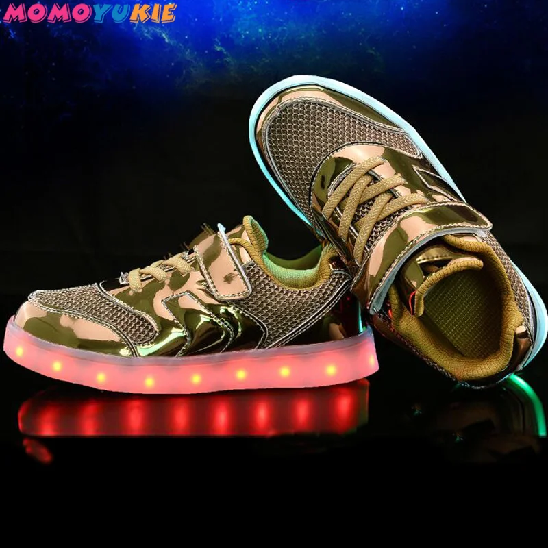 Led Children Shoes 2019 USB Charging Basket Shoes With Light Up Kids Casual for Boys Girls Luminous Sneakers Gold silver pink
Led Children Shoes 2019 USB Charging Basket Shoes With Light Up Kids Casual for Boys Girls Luminous Sneakers Gold silver pink