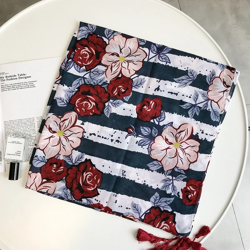 2018 Fashion Women Cotton Ombre Flower Print Tassel Scarves Shawls Floral Wrap Scarf Hijab Whole 10PCS/LOT Free Shipping
2018 Fashion Women Cotton Ombre Flower Print Tassel Scarves Shawls Floral Wrap Scarf Hijab Whole 10PCS/LOT Free Shipping