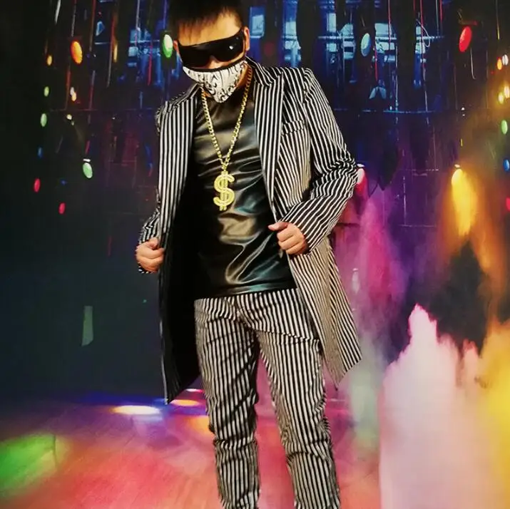 2021 новый ночной клуб певец Ds Dj черно-белый полосатый рисунок в британском стиле длинный костюм в стиле «хип-хоп» этап личности пальто пиджак Для мужчин M-5xl
2021 новый ночной клуб певец Ds Dj черно-белый полосатый рисунок в британском стиле длинный костюм в стиле «хип-хоп» этап личности пальто пиджак Для мужчин M-5xl