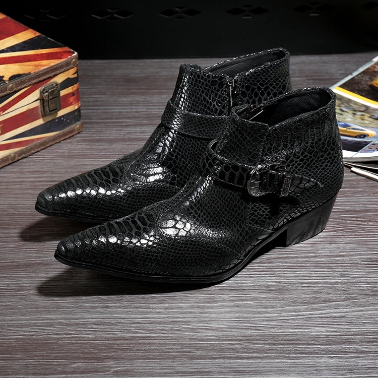 2017 newest European version Crocodile pattern men boots Black color pointed ankle high martin boots for men top quality booties
2017 newest European version Crocodile pattern men boots Black color pointed ankle high martin boots for men top quality booties