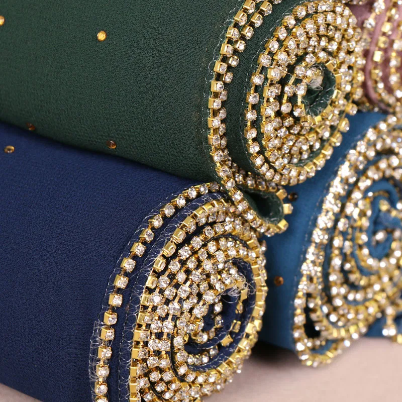 High Quality Bubble Chiffon Muslim Hijab Wrap Islamic Women Head Scarf With Glitter Diamonds Decor Headband Turban Long Shawl
High Quality Bubble Chiffon Muslim Hijab Wrap Islamic Women Head Scarf With Glitter Diamonds Decor Headband Turban Long Shawl