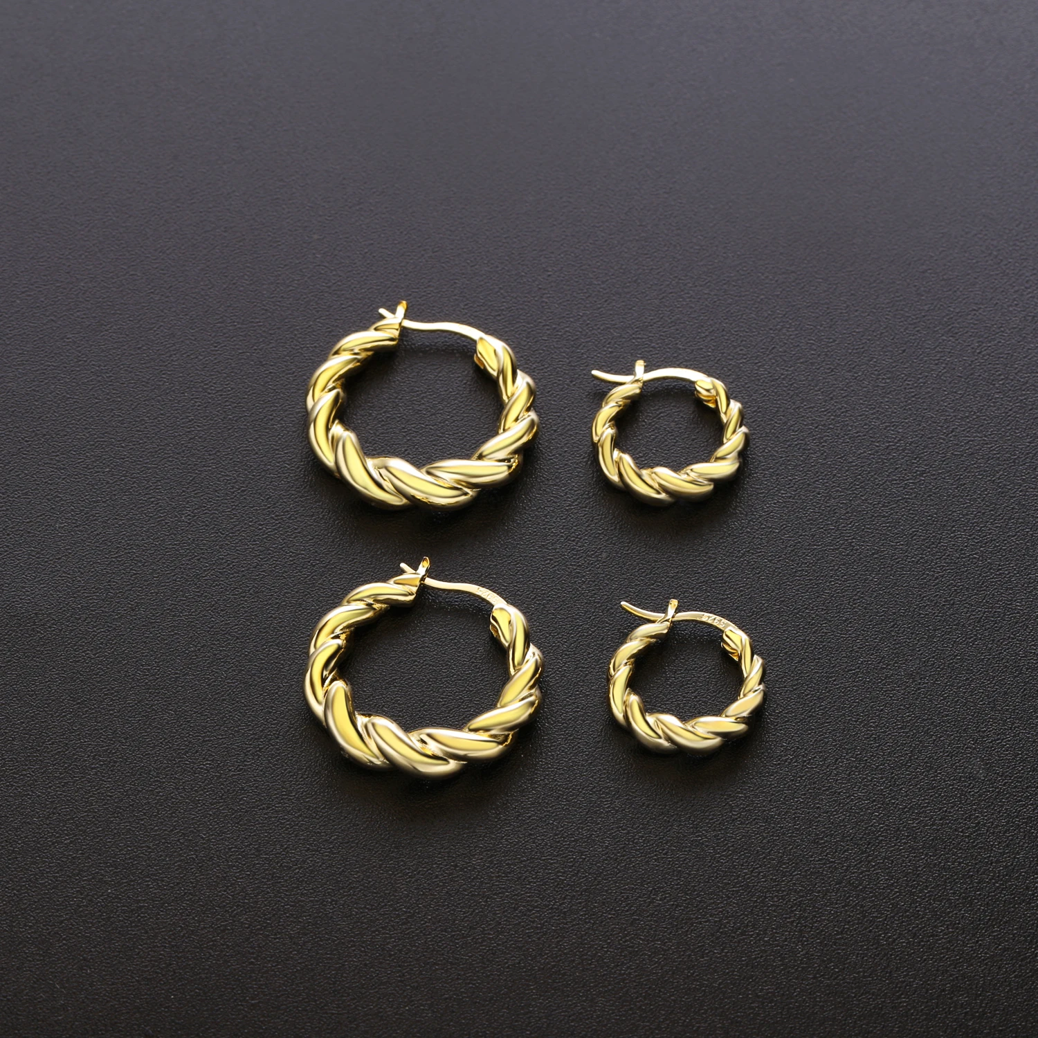 Slovecabin 925 Sterling Silver Luxury Hoop Piercing Boucle Doreille Femme Gold Round Circle Fashion Earrings for Women Jewerly
Slovecabin 925 Sterling Silver Luxury Hoop Piercing Boucle Doreille Femme Gold Round Circle Fashion Earrings for Women Jewerly