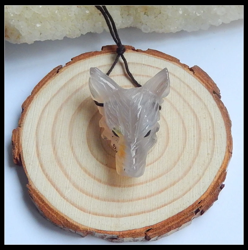 Nordic style original animal wolf head Ultra-transparent natural stone Agate Handmade Animal Pendant Suitable for men and women
Nordic style original animal wolf head Ultra-transparent natural stone Agate Handmade Animal Pendant Suitable for men and women