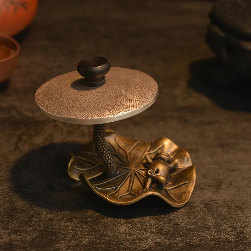 Pure copper lotus leaf pot lid rack / frog cream / wax table, table decoration ornaments, craft Collectibles
Pure copper lotus leaf pot lid rack / frog cream / wax table, table decoration ornaments, craft Collectibles