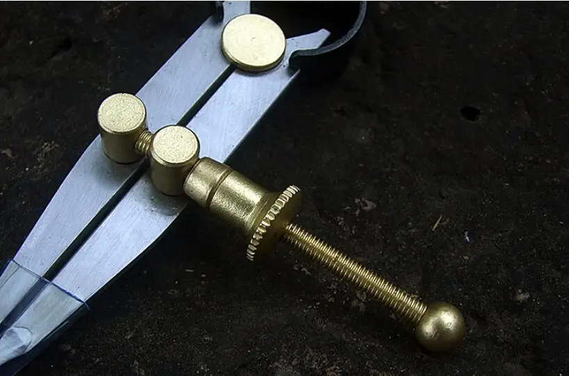 75MM Mini Spacing Gauge Mechanical Woodworking Handicraft DIY Leather Tool Side Liner Scriber Compact and portable NO.D0941
75MM Mini Spacing Gauge Mechanical Woodworking Handicraft DIY Leather Tool Side Liner Scriber Compact and portable NO.D0941