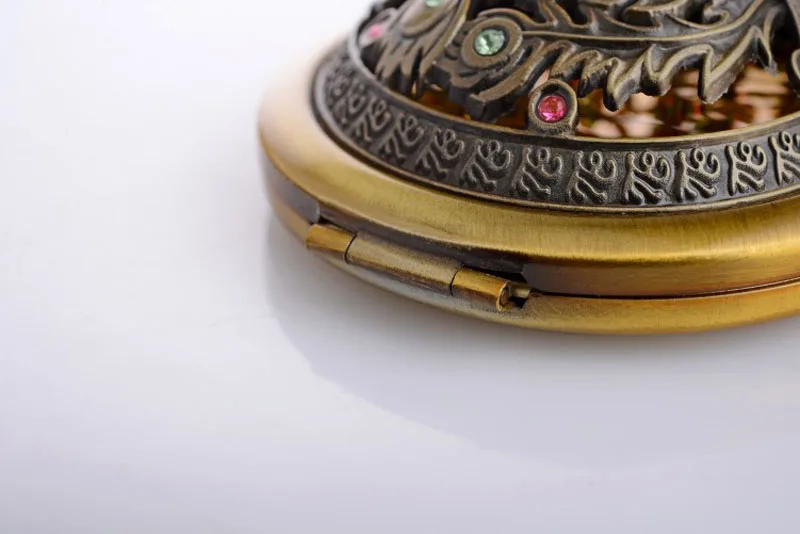 Wedding Gifts Vintage Peacock Flower Butterfly Metal Pocket Mirror Folding Makeup Cosmetic Mirrors Personalized Gift engraved
Wedding Gifts Vintage Peacock Flower Butterfly Metal Pocket Mirror Folding Makeup Cosmetic Mirrors Personalized Gift engraved