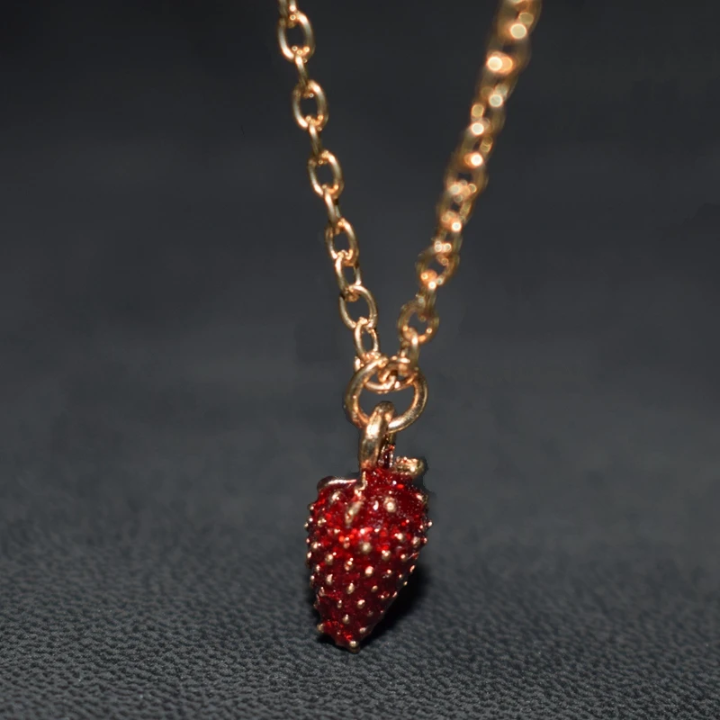 Red Strawberry Pendant Necklace Delicate Fruit Charms Elegant Women Jewelry Birthday Gift 2019 New Arrival Dropshipping
Red Strawberry Pendant Necklace Delicate Fruit Charms Elegant Women Jewelry Birthday Gift 2019 New Arrival Dropshipping