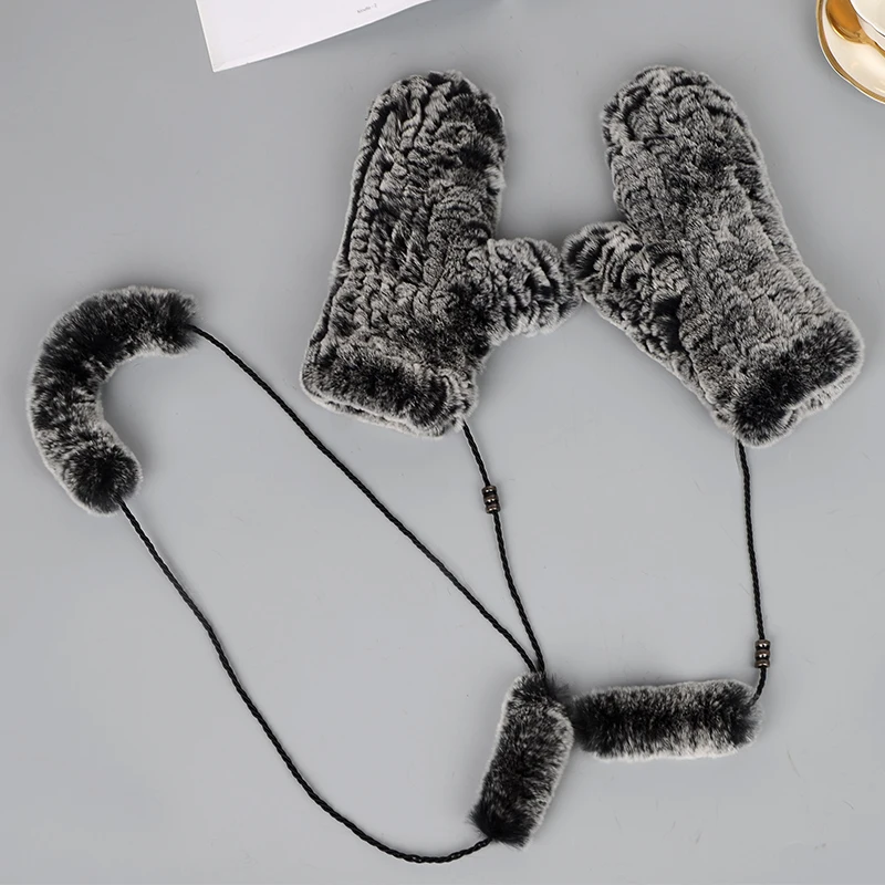 MIARA.L wholesales otter rabbit fur hand-knitted mittens and thick thermal winter hanging rope otter rabbit gloves
MIARA.L wholesales otter rabbit fur hand-knitted mittens and thick thermal winter hanging rope otter rabbit gloves