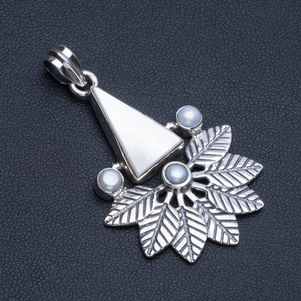 Natural Mother Of Pearl and River Pearl Boho Style 925 Sterling Silver Pendant Necklace 2" R1163
Natural Mother Of Pearl and River Pearl Boho Style 925 Sterling Silver Pendant Necklace 2" R1163