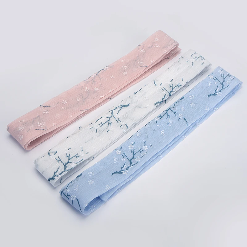 Traditional hanfu deserve to act the role of printed with antique ornaments collocation Ru skirt
Traditional hanfu deserve to act the role of printed with antique ornaments collocation Ru skirt